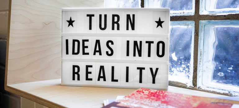 4 Online Business Ideas That Anyone Can Start in [year]