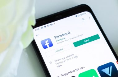 Facebook app on Google Play Store