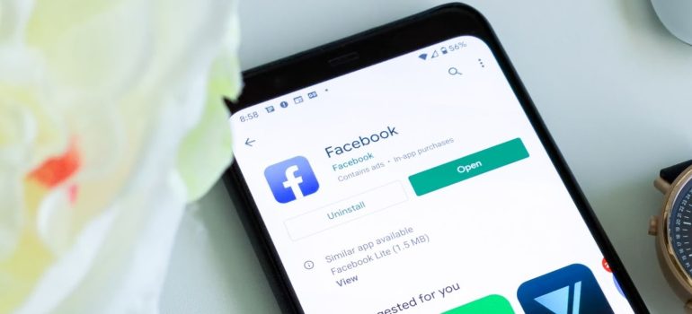 Facebook will pay you for your voice recordings