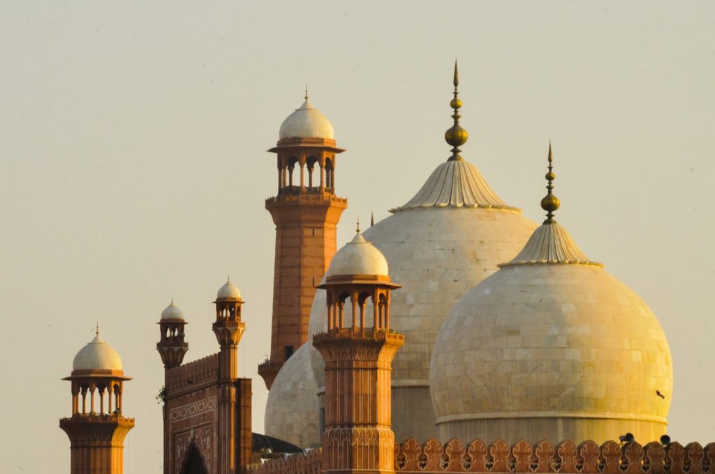 A picture of Bashahi Mosque