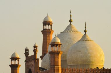 A picture of Bashahi Mosque